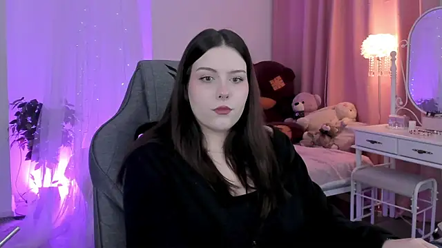 CoralineKeyns online show from November 4, 8:52 am