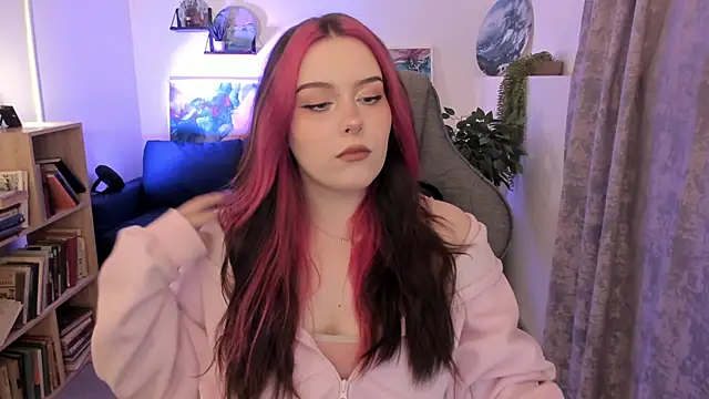 CoralineKeyns online show from April 27, 5:15 am