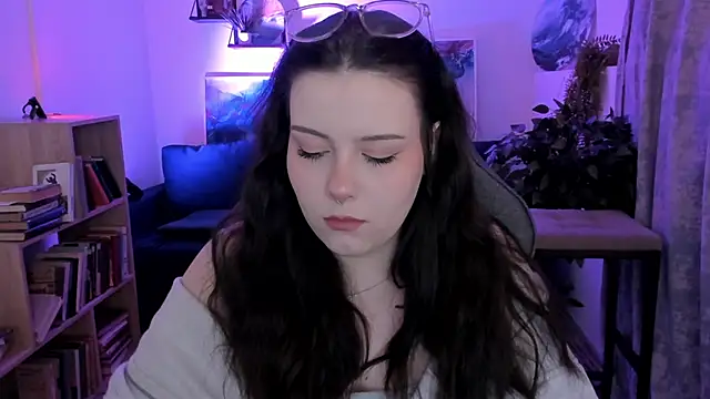 CoralineKeyns online show from February 19, 6:02 am