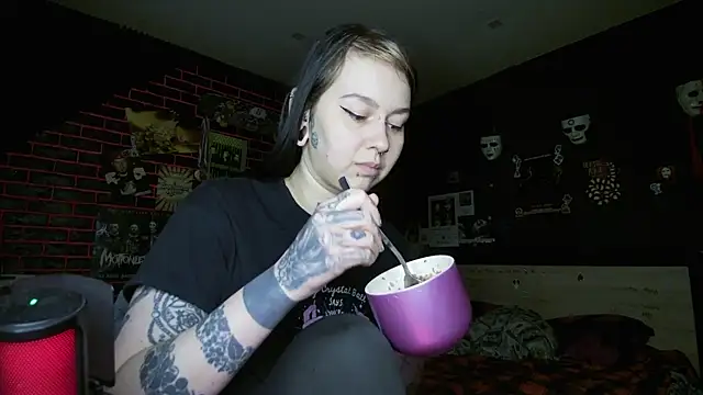 MoorderxDoll online show from July 8, 10:23 pm