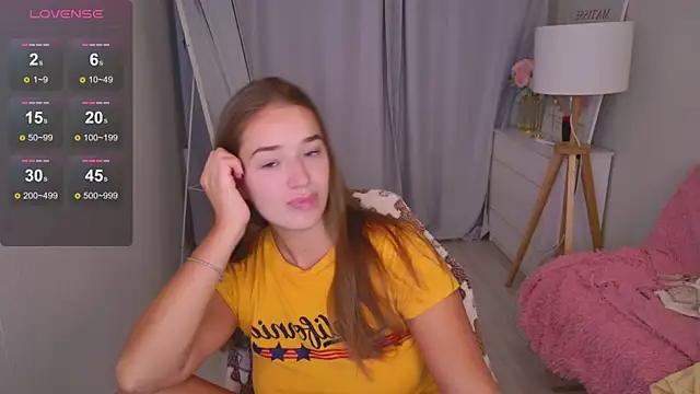 LovelyJessie online show from April 27, 2:03 pm