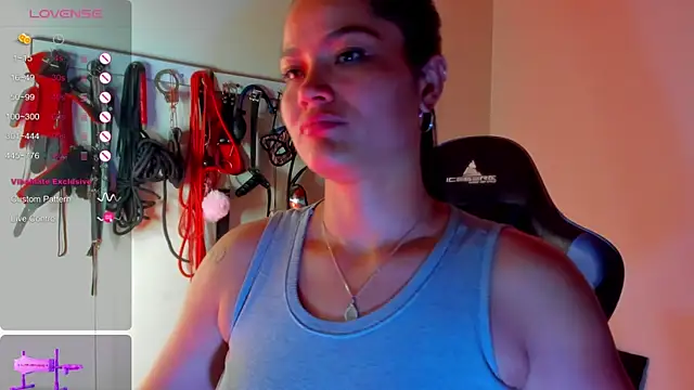 scarlet-kennedy98 online show from April 16, 11:51 pm