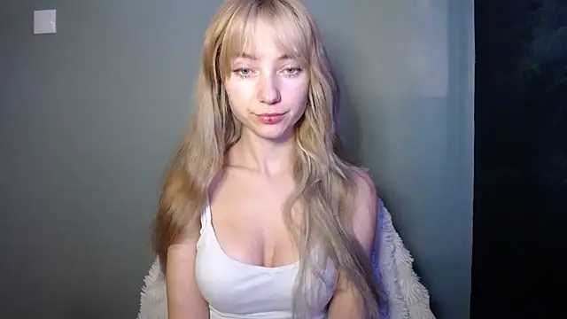 LuciaYoung online show from November 7, 7:36 am