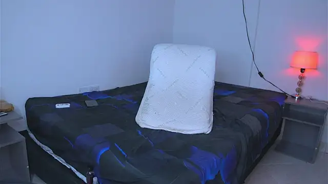 argiee taylorxs2 online show from September 12, 6:25 am