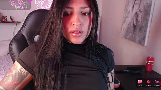 MissDennise online show from October 6, 4:45 pm