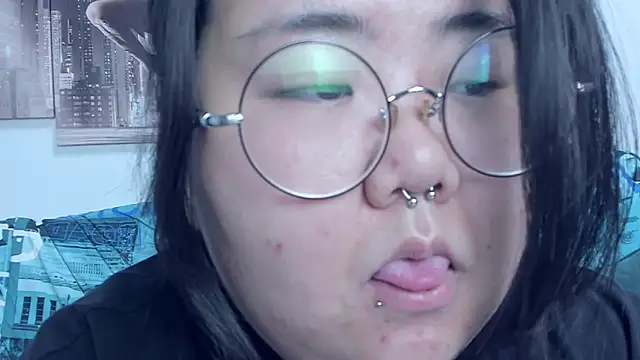 Snapshot of Nadine_asian chatting on September 25, 1:59 am Nadine asian online show from September 25, 1:59 am
