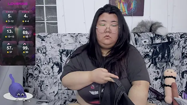 Snapshot of Nadine_asian chatting on September 19, 8:24 am Nadine asian online show from September 19, 8:24 am