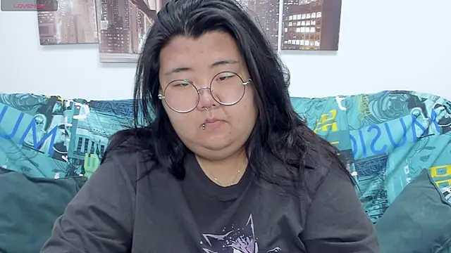 Snapshot of Nadine_asian chatting on October 9, 3:21 am Nadine asian online show from October 9, 3:21 am