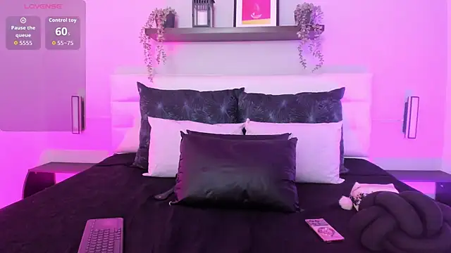 isabella simons online show from April 14, 2:33 am