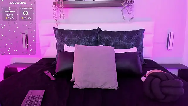 isabella simons online show from April 23, 2:52 am