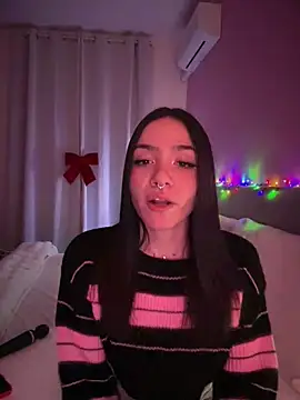 ShannonShanny online show from March 11, 5:04 pm