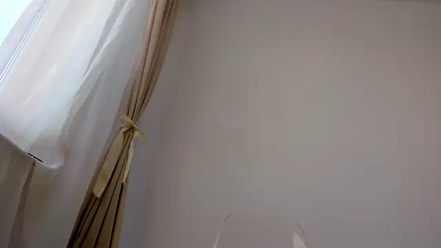 angeloflovee online show from June 11, 4:42 am