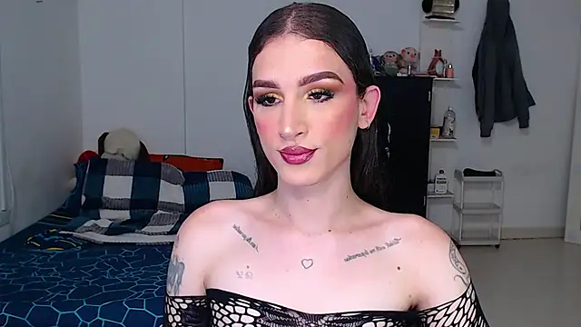 Playwithlulut77 online show from April 27, 10:40 pm