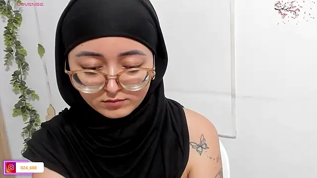 aysel elid online show from June 8, 1:28 am