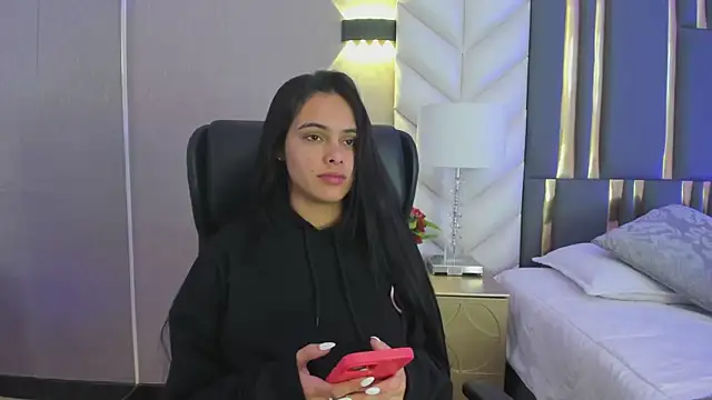 ChloeHarper  online show from February 14, 11:56 am