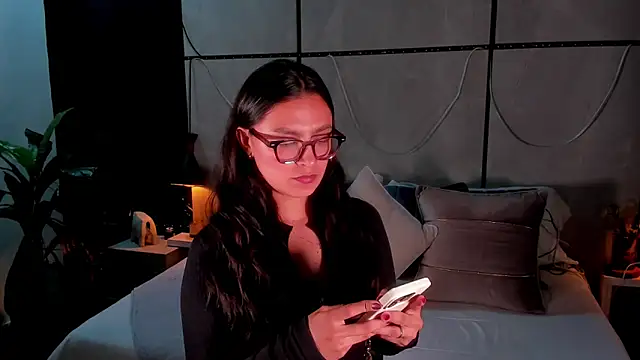 Gia Mazzon online show from April 8, 4:53 pm