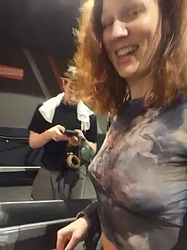 Exhibitionsplit online show from January 13, 10:03 pm