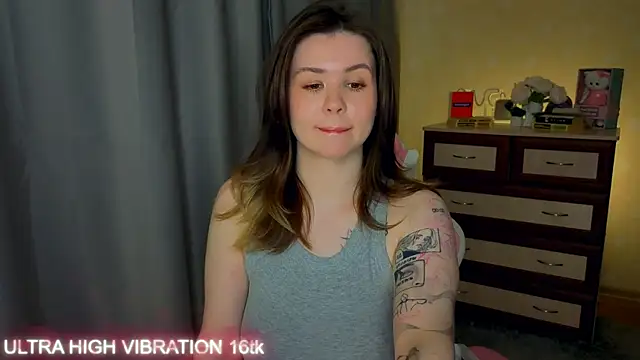 cutie mili online show from June 4, 1:37 pm
