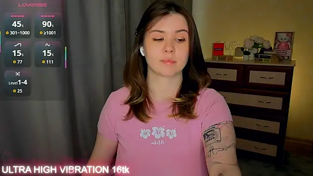 cutie mili online show from May 8, 10:29 am