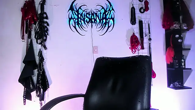 irregular fetish  online show from April 27, 11:13 pm