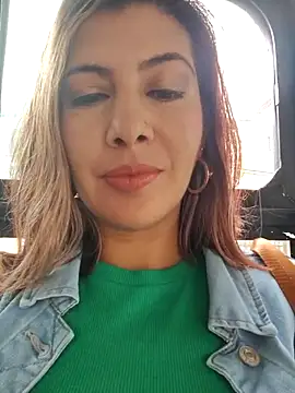 Snapshot of scarlett_moore chatting on October 8, 2:43 pm scarlett moore online show from October 8, 2:43 pm