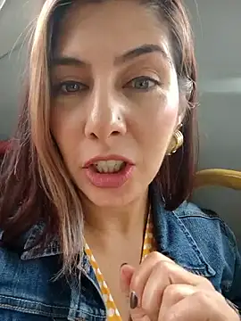 Snapshot of scarlett_moore chatting on September 28, 2:33 pm scarlett moore online show from September 28, 2:33 pm
