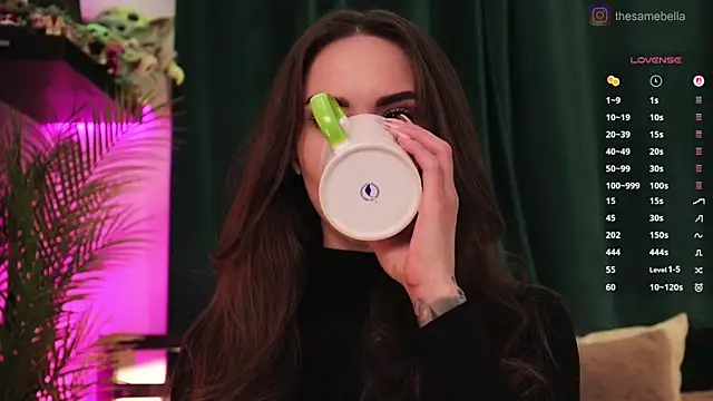 BabyYoda- online show from April 14, 8:09 pm