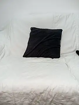 docelima online show from March 9, 9:34 am