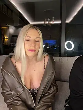 SexOnMyLvL online show from April 25, 8:50 pm