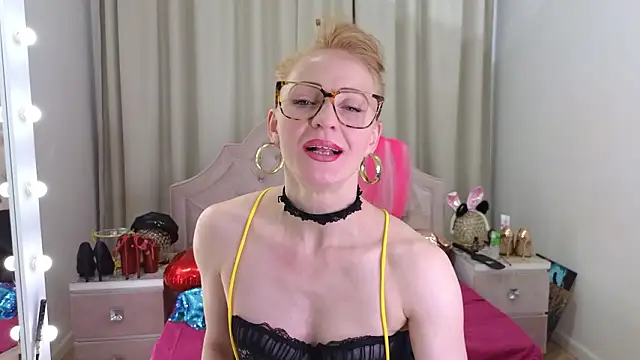 SquirtyAlisa online show from February 27, 9:58 pm