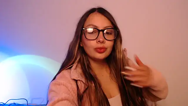 lalawhitte online show from November 25, 9:48 pm