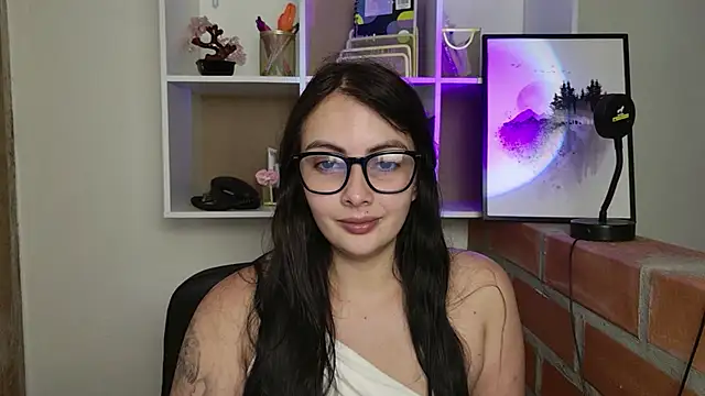 lalawhitte online show from May 22, 11:58 pm