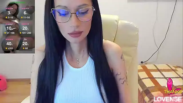 kissnicol32 online show from April 28, 4:11 pm