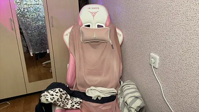 Katrin  kiss online show from April 27, 6:16 pm