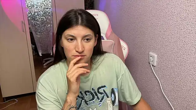 Katrin  kiss online show from April 26, 6:05 pm