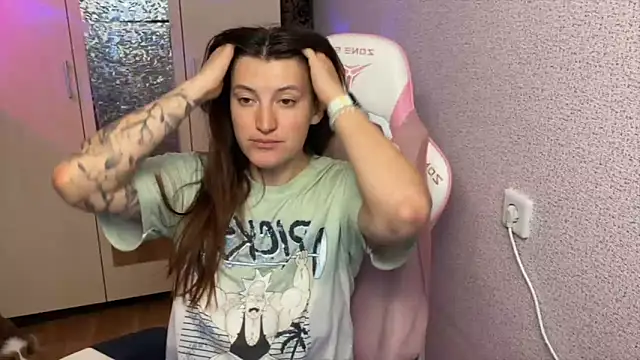 Katrin  kiss online show from April 28, 5:39 pm