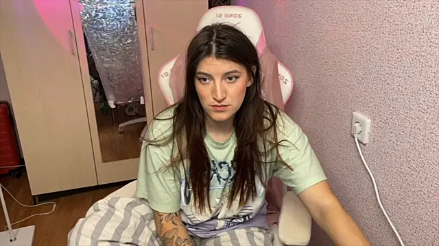 Katrin  kiss online show from April 25, 4:04 pm