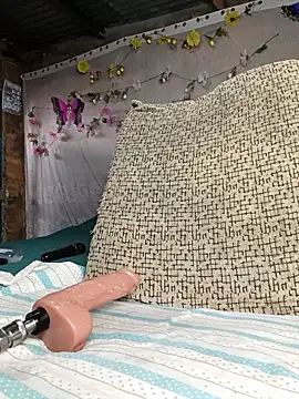 NinaGauther online show from December 4, 4:19 pm