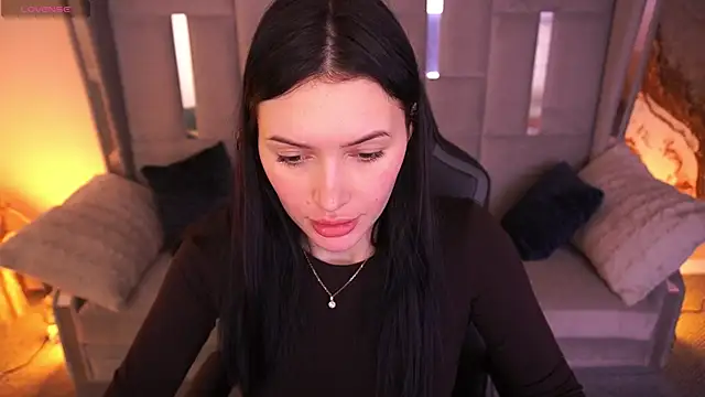 MilaSecrett online show from December 15, 2:44 pm