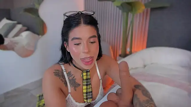 emelie 89 online show from April 25, 1:41 pm