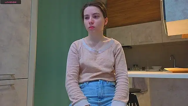 DonnaBurkee online show from December 15, 4:07 am