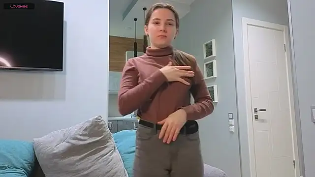 DonnaBurkee online show from April 27, 4:31 am