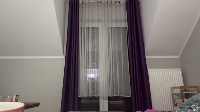 Snapshot of DESIREjenny chatting on October 16, 7:33 am DESIREjenny online show from October 16, 7:33 am