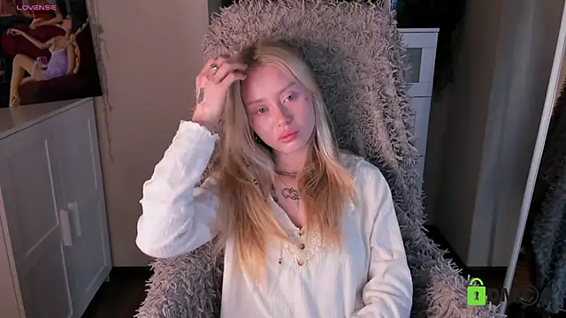 MalenaErnman online show from October 4, 10:32 am