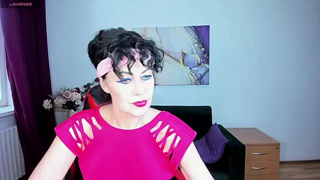 Silvia Wallec online show from April 24, 5:32 am