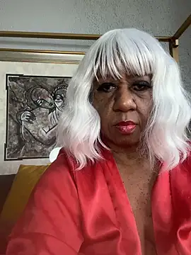 BreanaDivine online show from April 26, 8:39 pm