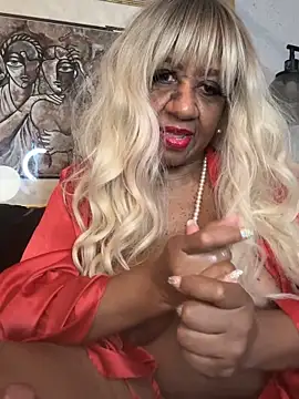 BreanaDivine online show from February 13, 5:20 am