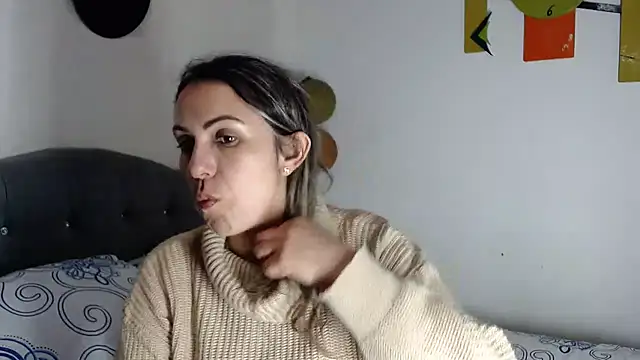 Snapshot of Chantal_hott chatting on October 15, 12:46 am Chantal hott online show from October 15, 12:46 am