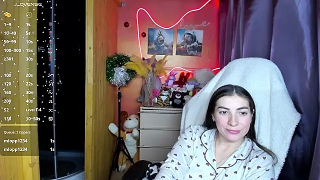 Fiery Brunette  online show from January 11, 4:45 pm