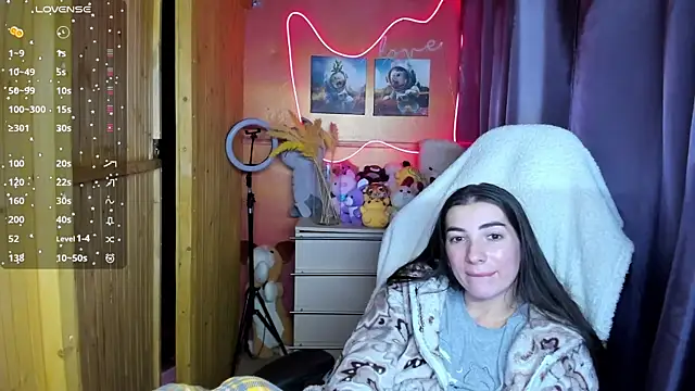 Fiery Brunette  online show from November 30, 4:44 pm